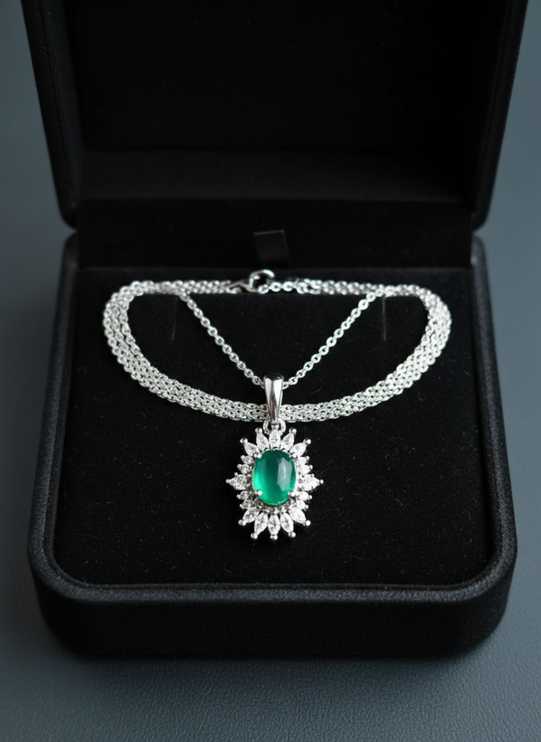 گردنبند نقره زنانه عیار ۹۲۵ آبکاری رادیوم با عقیق سبز