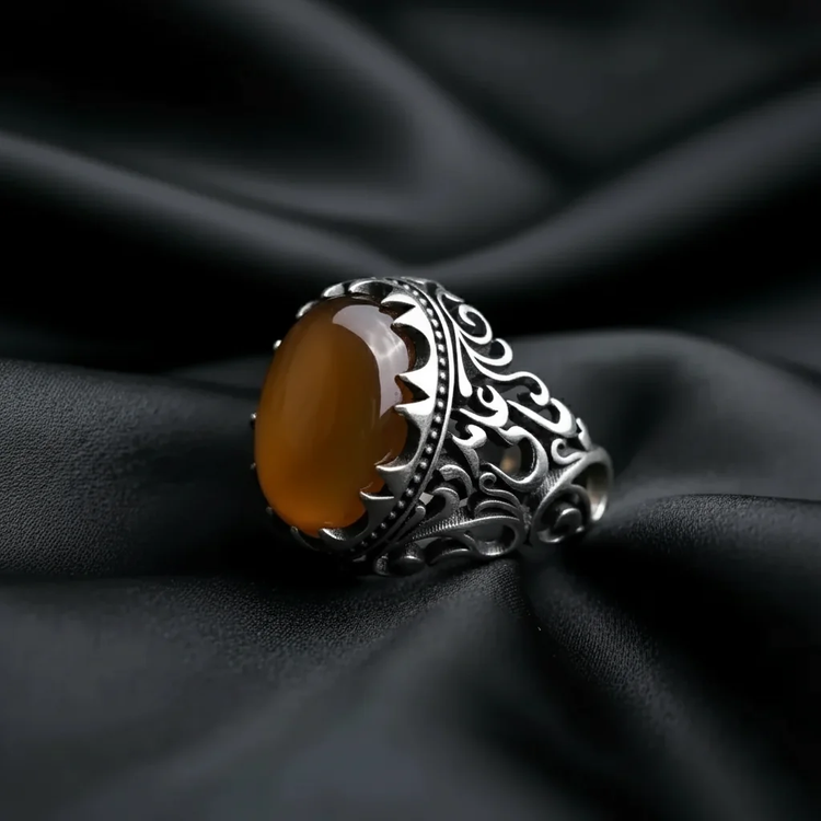 انگشتر مردانه نقره طرح فیلی منقش به یا علی مدد با عقیق پرتغالی یمن