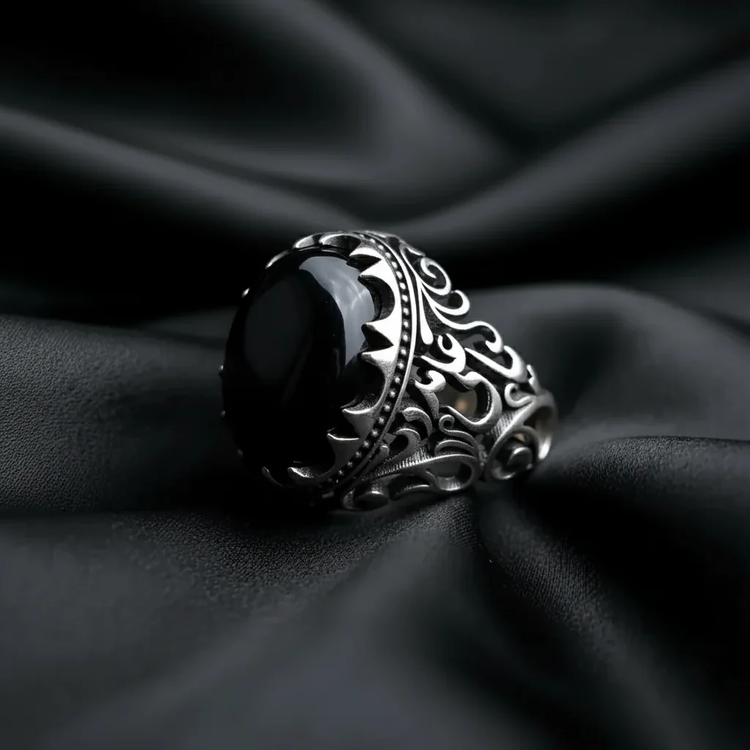 انگشتر مردانه نقره طرح فیلی منقش به یا علی مدد با عقیق مشکی جزع یمن