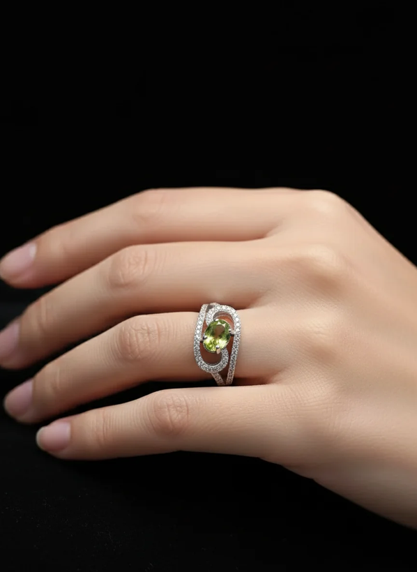 انگشتر نقره زنانه عیار ۹۲۵ آبکاری رادیوم زبرجد