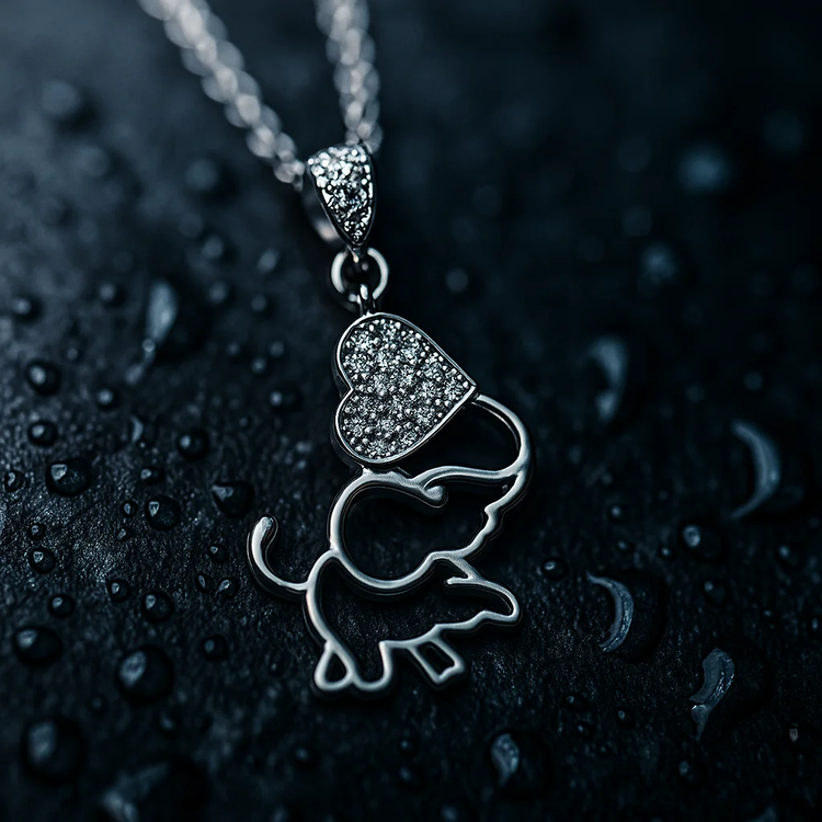 گردنبند مینیمال نقره طرح فیل قلبدار