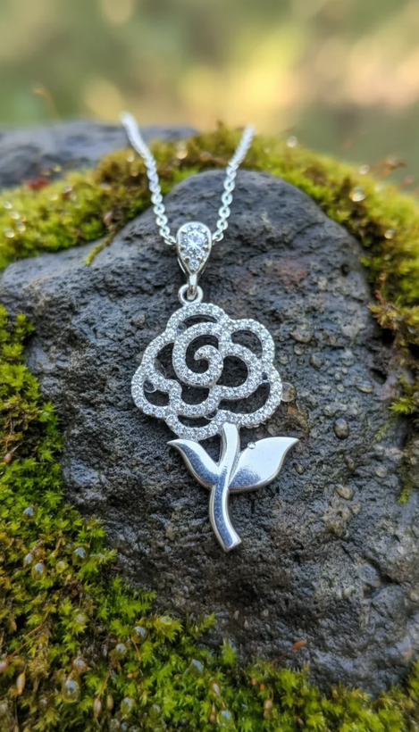 گردنبند مینیمال زنانه طرح گل