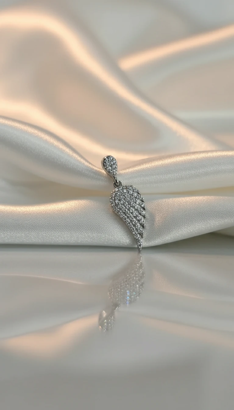 گردنبند زنانه طرح برگ نگین کاری شده