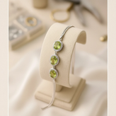 خرید دستبند سه نگینه زبرجد زنانه از گالری نقره بقیع