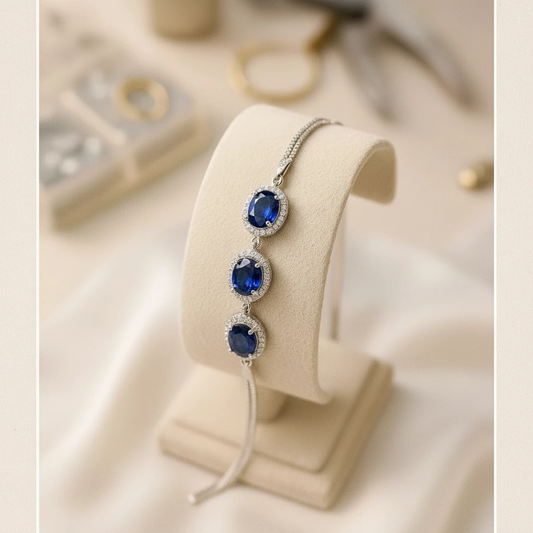 خرید دستبند سه نگینه یاقوت کبود زنانه از گالری نقره بقیع