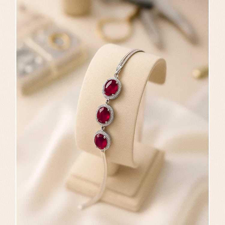 خرید دستبند سه نگینه عقیق سرخ زنانه از گالری نقره بقیع