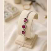 خرید دستبند سه نگینه یاقوت سرخ زنانه از گالری نقره بقیع