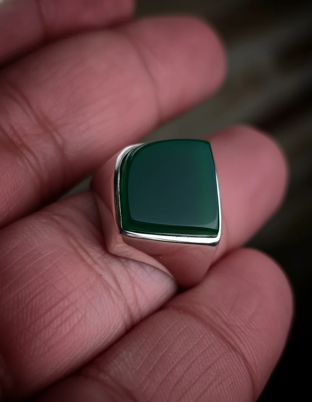 خرید انگشتر نقره مردانه عقیق سبز طرح نقطه