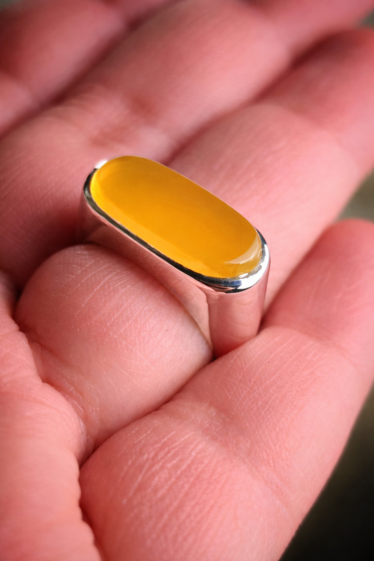 انگشتر مردانه با عقیق زرد کپسولی